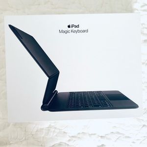 Gently used! Apple IPad Magic Keyboard IPad Pro 11 (1 and 2 Generation)